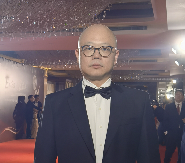 许 明
