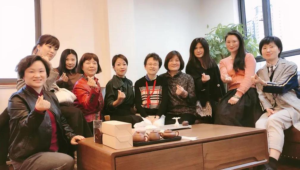 “和风送暖，女企相聚”  女企业家联谊会一行走进上海祥泊停车管理有限公司